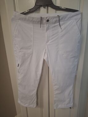 Columbia White Women's Capris with Zip Pocket